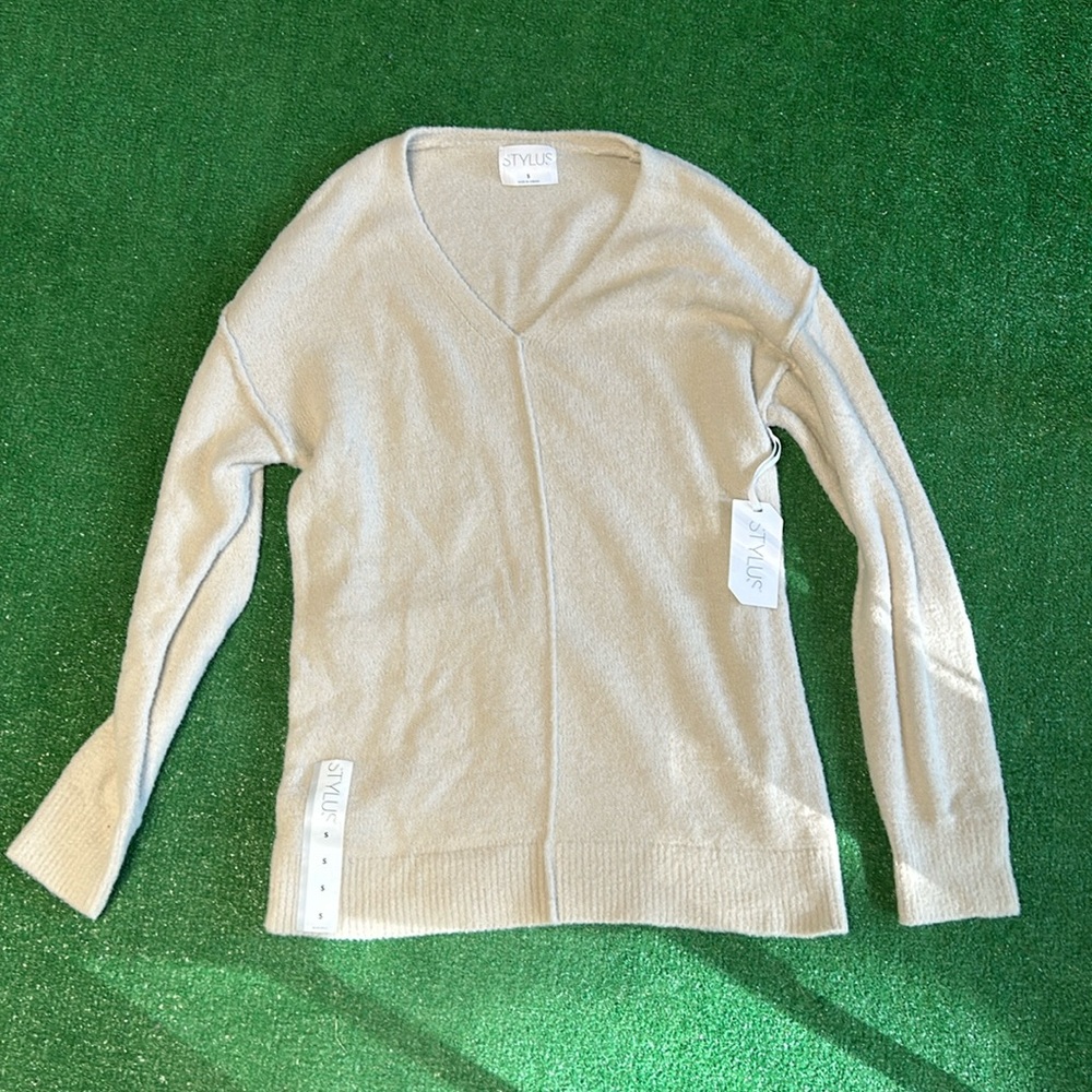 Stylus Size Small women’s sweater! New with tags!